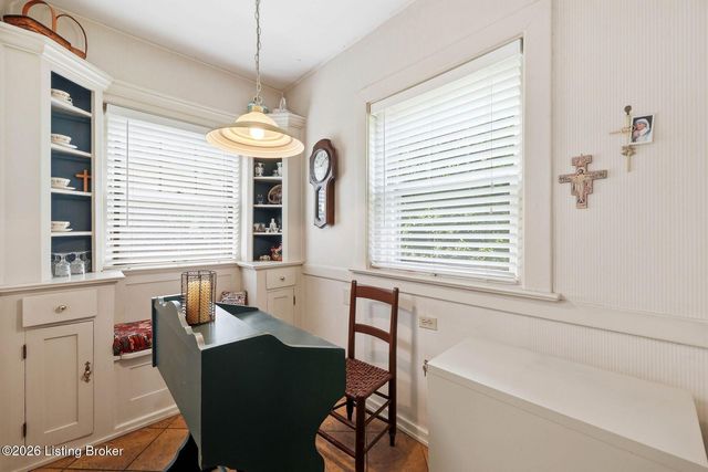 916 Audubon Pkwy, Audubon Park, KY 40213
