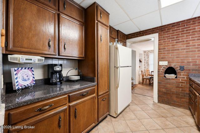 916 Audubon Pkwy, Audubon Park, KY 40213