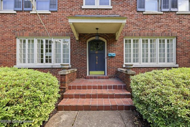 916 Audubon Pkwy, Audubon Park, KY 40213
