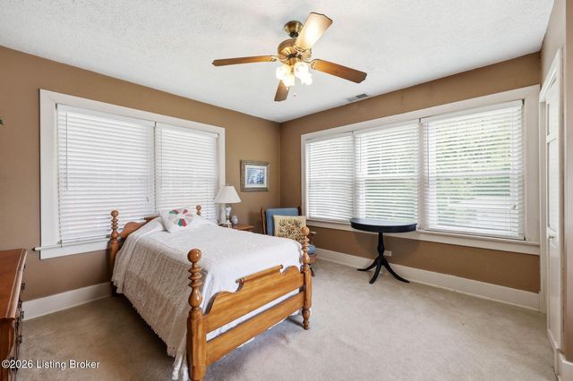 916 Audubon Pkwy, Audubon Park, KY 40213