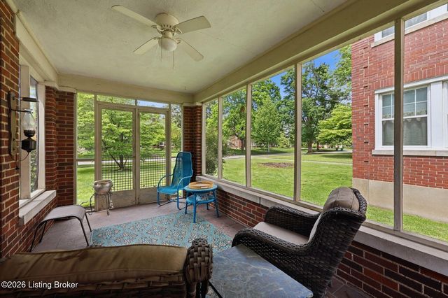 916 Audubon Pkwy, Audubon Park, KY 40213