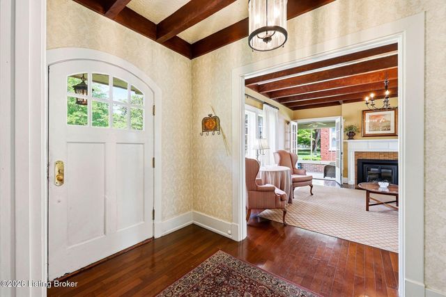 916 Audubon Pkwy, Audubon Park, KY 40213