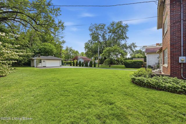 916 Audubon Pkwy, Audubon Park, KY 40213