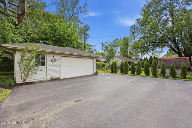 916 Audubon Pkwy, Audubon Park, KY 40213