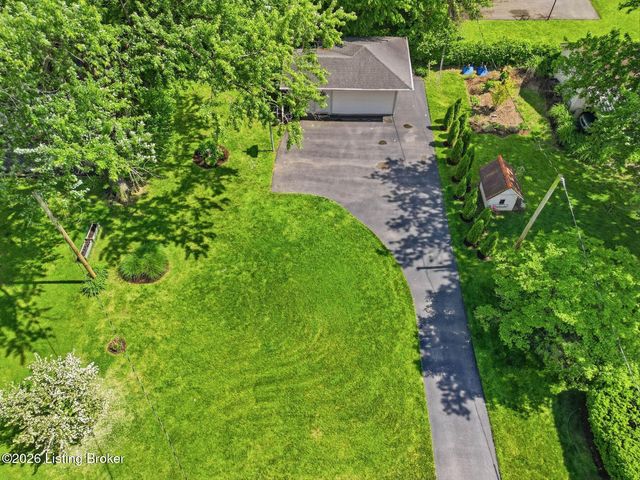 916 Audubon Pkwy, Audubon Park, KY 40213