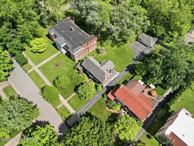 916 Audubon Pkwy, Audubon Park, KY 40213