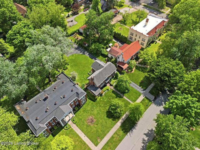 916 Audubon Pkwy, Audubon Park, KY 40213