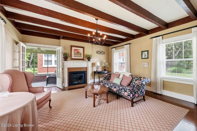 916 Audubon Pkwy, Audubon Park, KY 40213