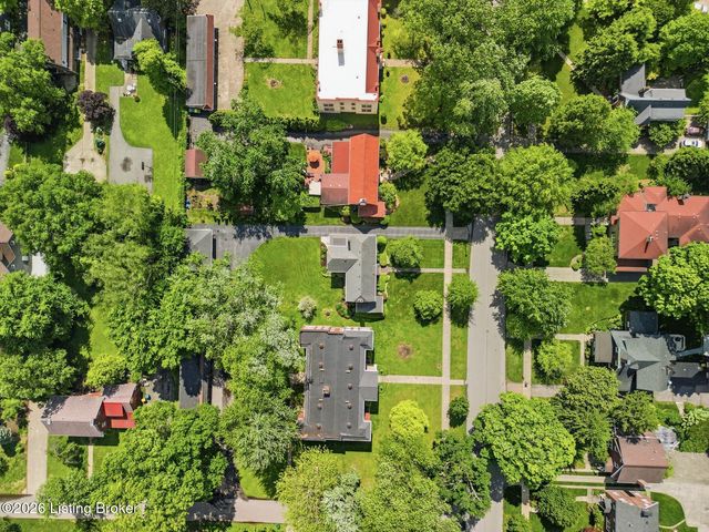 916 Audubon Pkwy, Audubon Park, KY 40213
