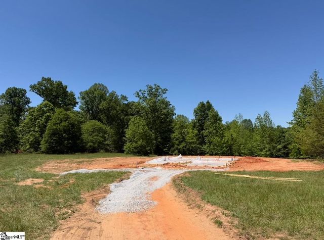 18040 Hwy 101 S, Gray Court, SC 29645