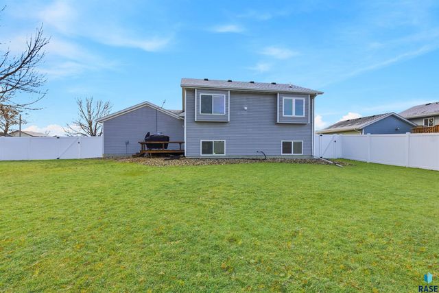 100 Jessica St Street, Worthing, SD 57077