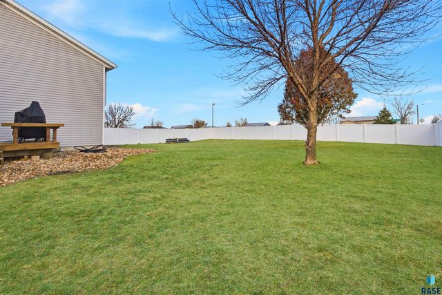 100 Jessica St Street, Worthing, SD 57077