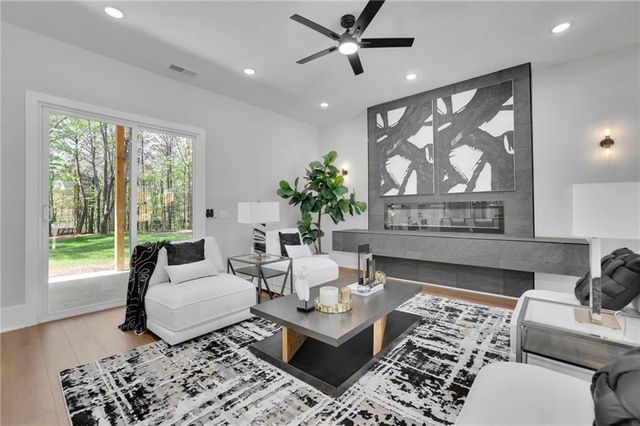 1863 Ben King Road NW, Kennesaw, GA 30144