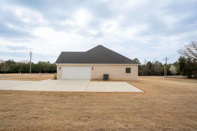 1 Avrey Lane, Greenbrier, AR 72058