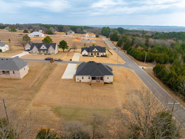 1 Avrey Lane, Greenbrier, AR 72058