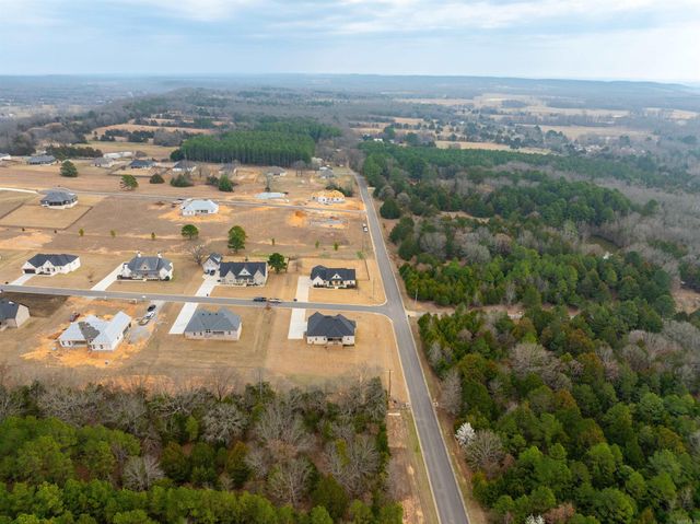 1 Avrey Lane, Greenbrier, AR 72058