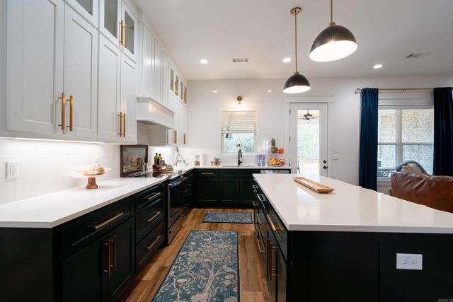 1 Avrey Lane, Greenbrier, AR 72058