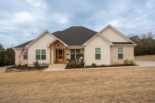 1 Avrey Lane, Greenbrier, AR 72058