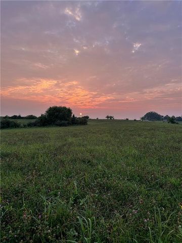 5775 SE W Highway, Lathrop, MO 64465