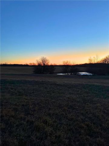 5775 SE W Highway, Lathrop, MO 64465