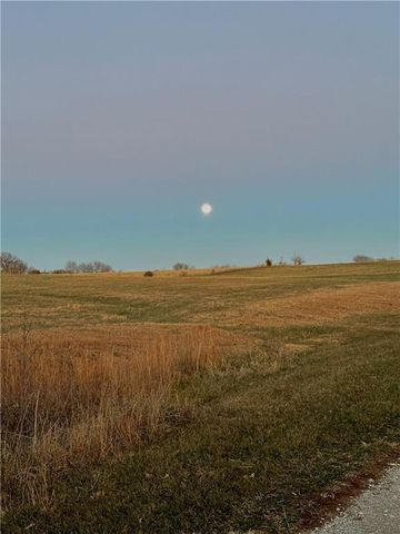 5775 SE W Highway, Lathrop, MO 64465