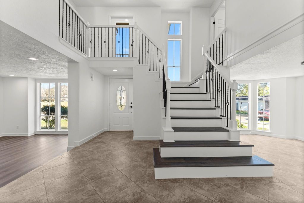 1678 Beaconshire Road, Houston, TX 77077