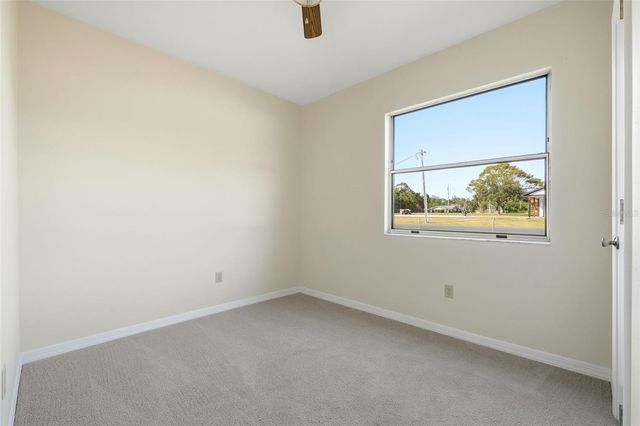 19402 E 5TH STREET, Umatilla, FL 32784