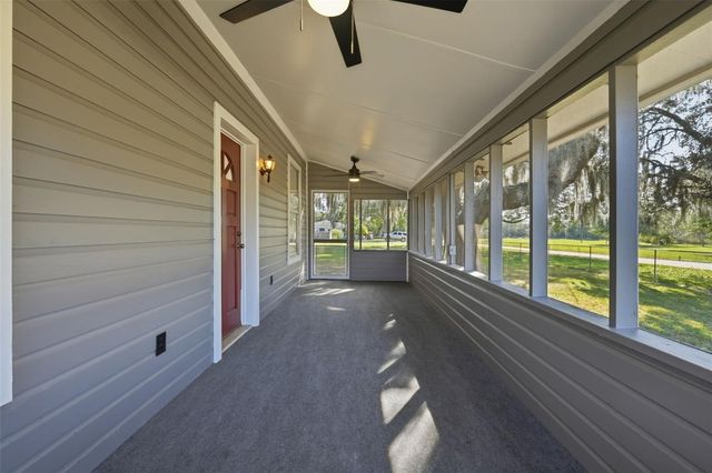 19402 E 5TH STREET, Umatilla, FL 32784