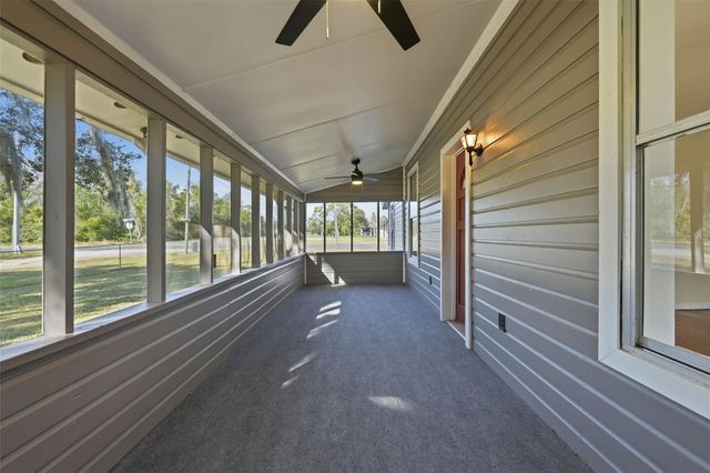 19402 E 5TH STREET, Umatilla, FL 32784