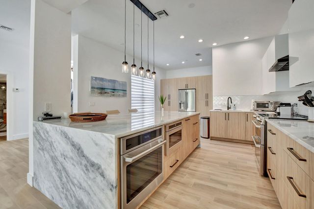 7477 Campo Florido, Boca Raton, FL 33433