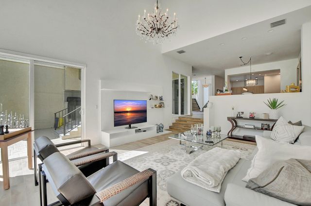 7477 Campo Florido, Boca Raton, FL 33433