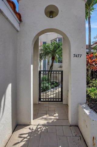 7477 Campo Florido, Boca Raton, FL 33433