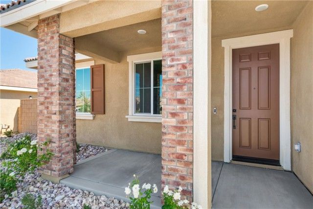 13743 Mesa View Drive, Victorville, CA 92392
