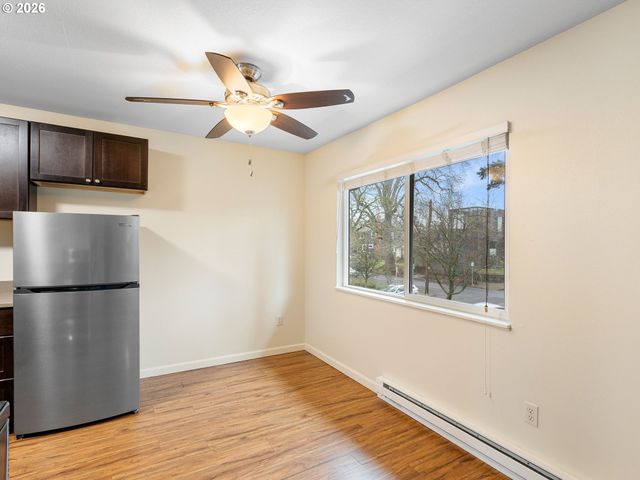 1626 Se ASH St, Portland, OR 97214