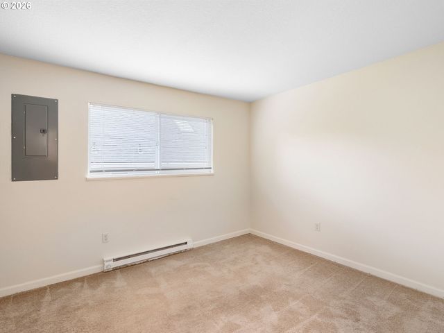 1626 Se ASH St, Portland, OR 97214