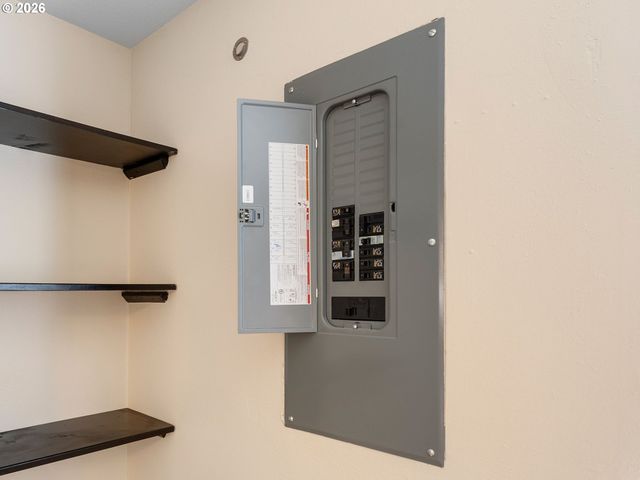 1626 Se ASH St, Portland, OR 97214