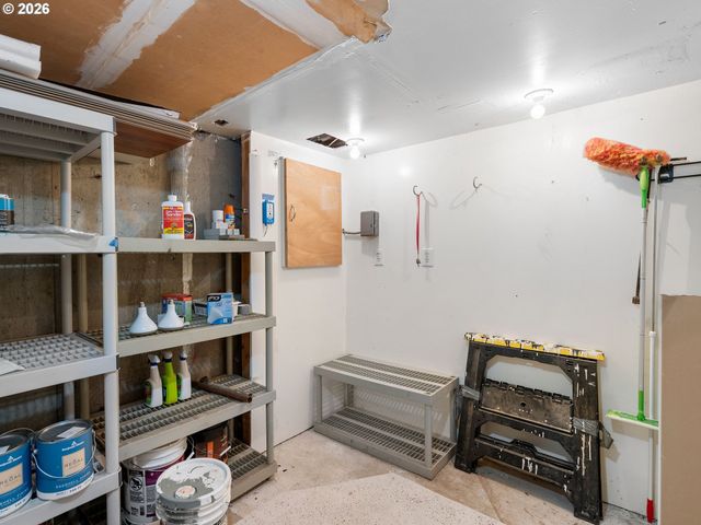 1626 Se ASH St, Portland, OR 97214