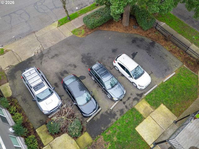 1626 Se ASH St, Portland, OR 97214