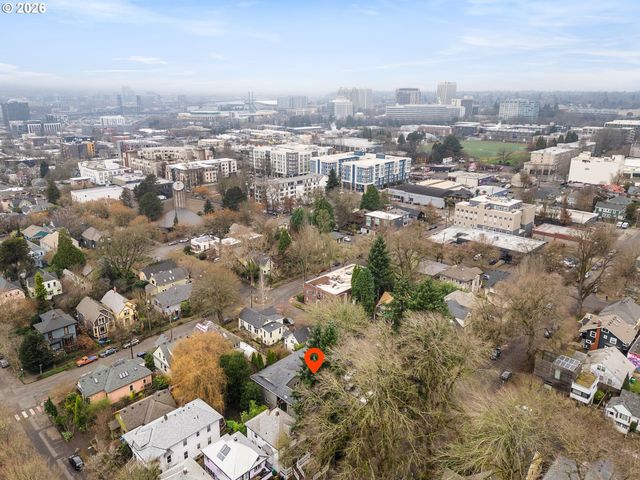 1626 Se ASH St, Portland, OR 97214