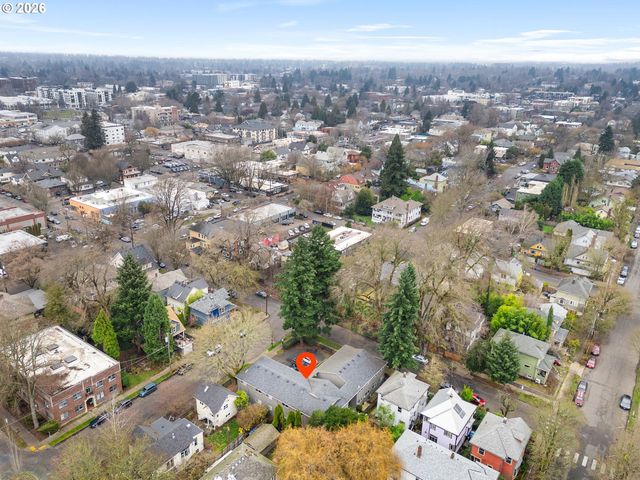 1626 Se ASH St, Portland, OR 97214