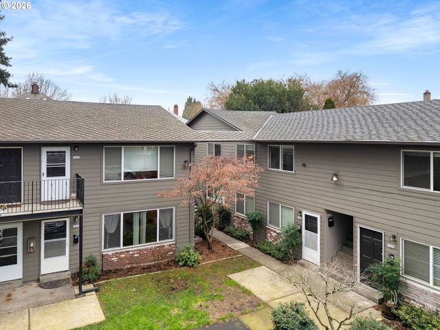 1626 Se ASH St, Portland, OR 97214