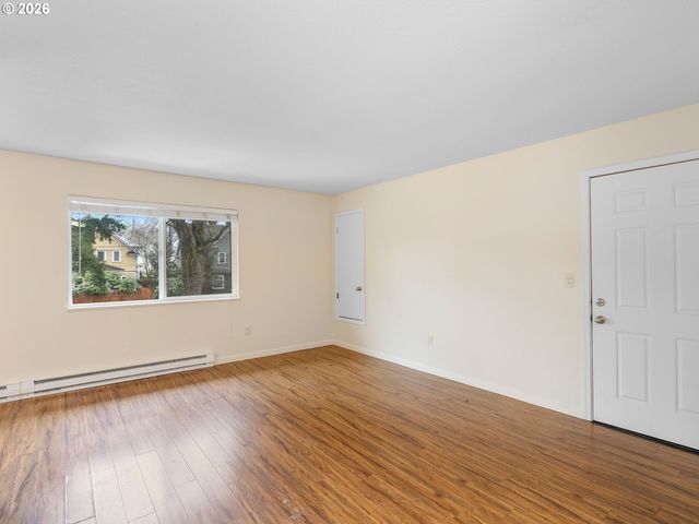 1626 Se ASH St, Portland, OR 97214