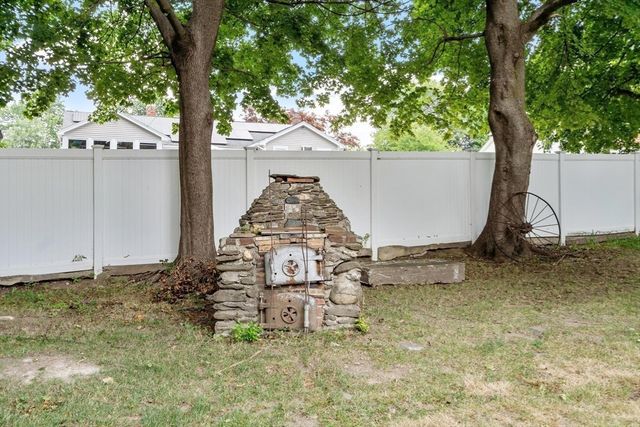 25 Starr St, Leominster, MA 01453