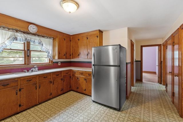 25 Starr St, Leominster, MA 01453