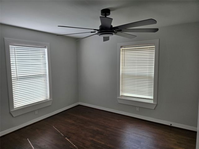 404 S Pecan Street, Bells, TX 75414