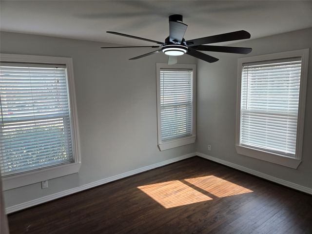 404 S Pecan Street, Bells, TX 75414