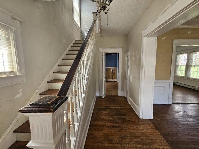 E 314 HAWTHORNE ST, Covington, VA 24426