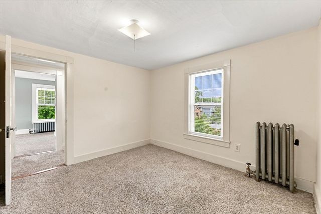 15 Hampstead St, Lowell, MA 01852