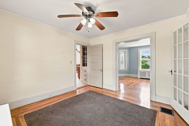 15 Hampstead St, Lowell, MA 01852