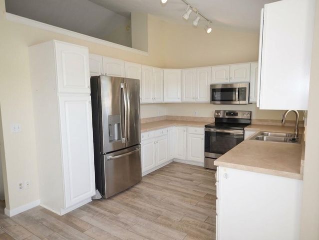 3015 Mandarin Grove Lane, Kalamazoo, MI 49004